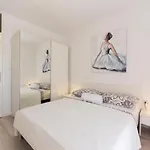 Crystal Apartment *