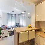 Crystal Apartment